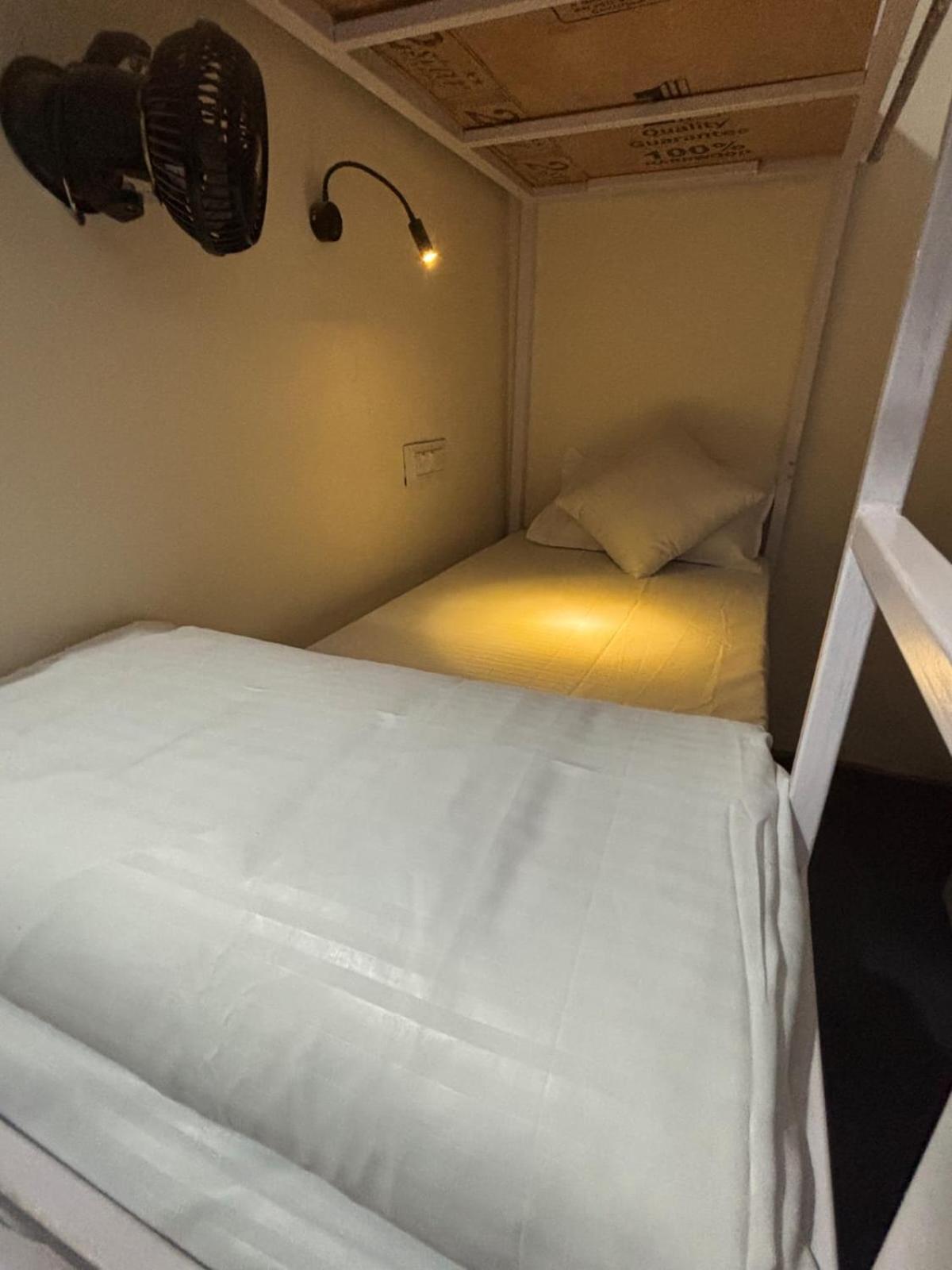 Hot - House Of Travellers, Vagator Hostel Buitenkant foto