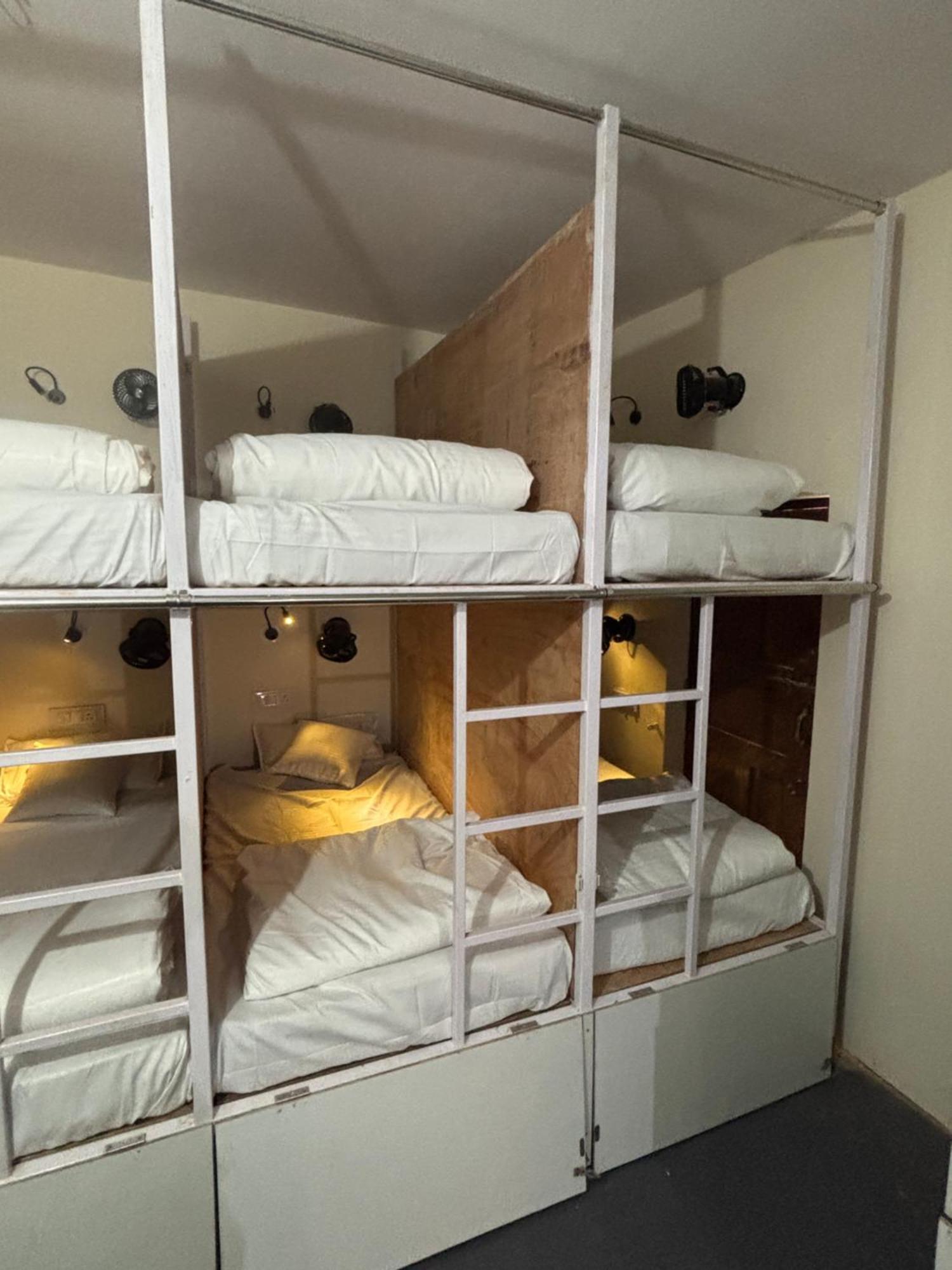 Hot - House Of Travellers, Vagator Hostel Buitenkant foto