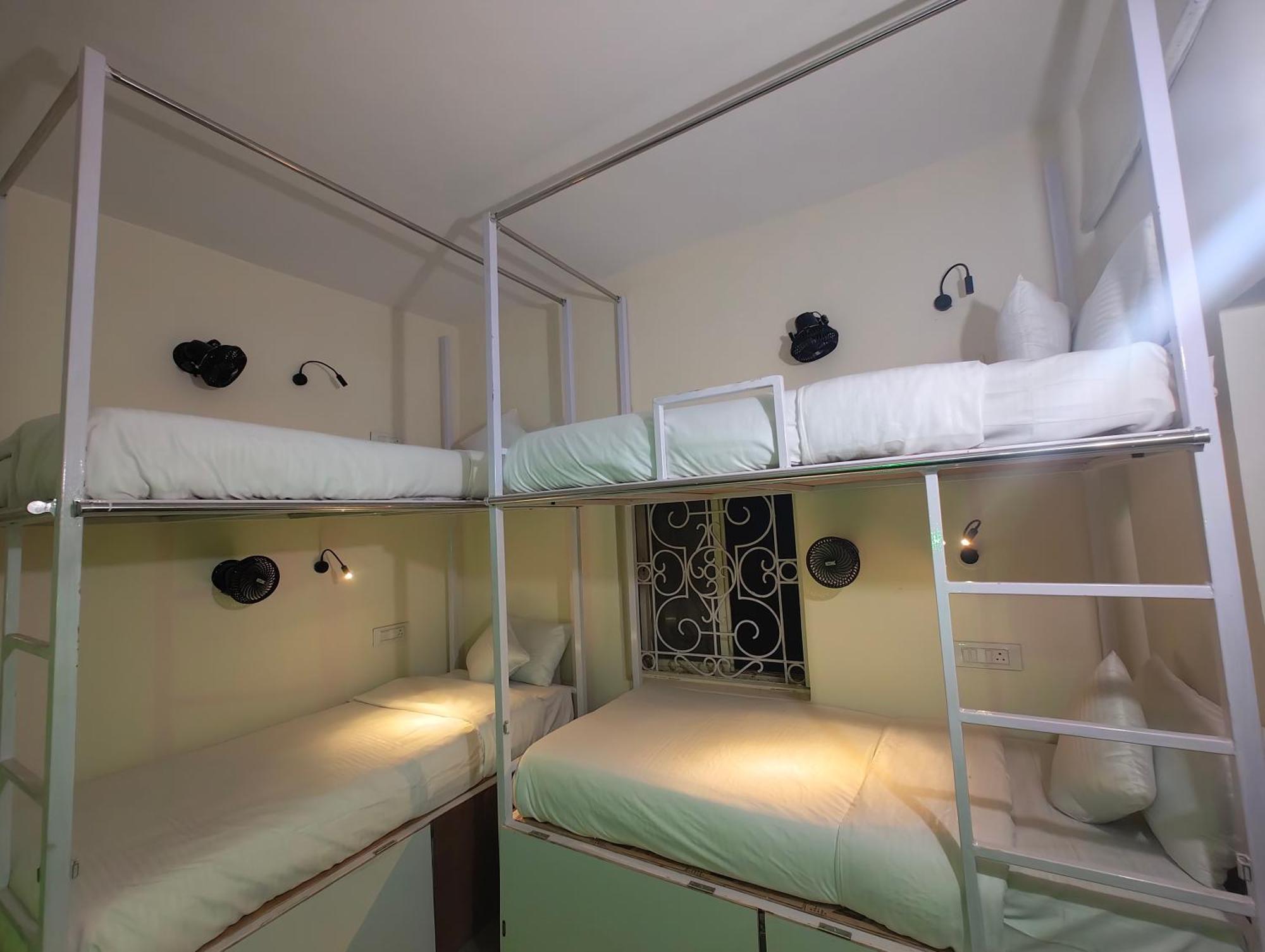 Hot - House Of Travellers, Vagator Hostel Buitenkant foto